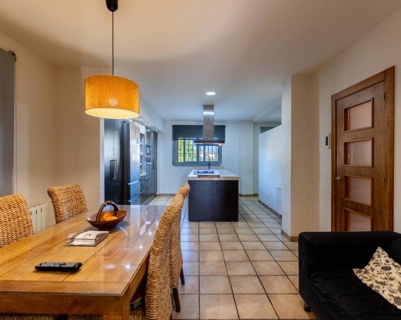 4 Zimmer Villa zu verkaufen in Elche / Elx mit Pool Garage - 590.000 € (Ref: 9580116)