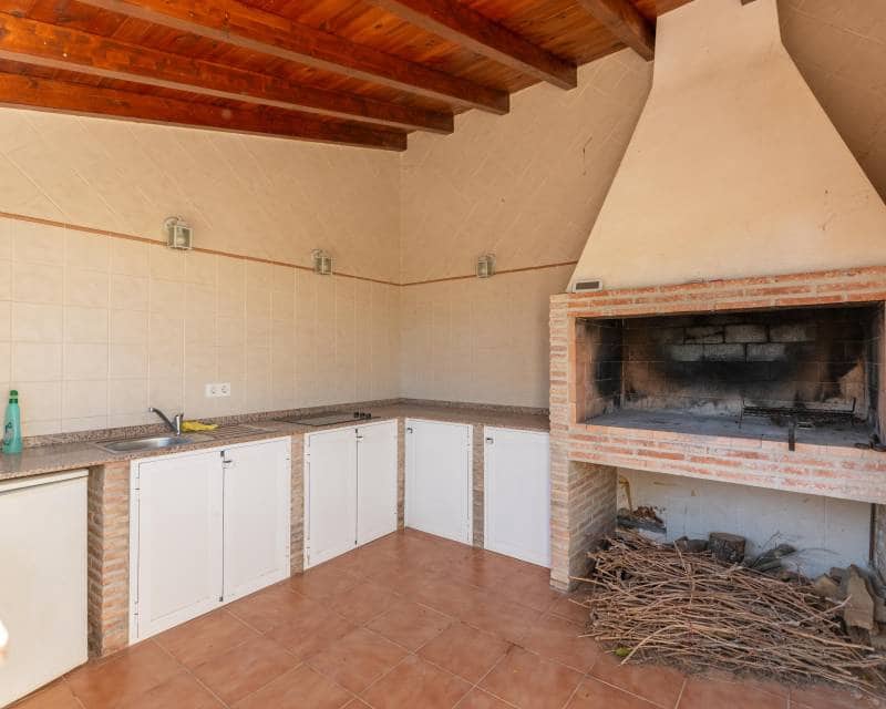 4 Zimmer Villa zu verkaufen in Elche / Elx mit Pool Garage - 590.000 € (Ref: 9580116)