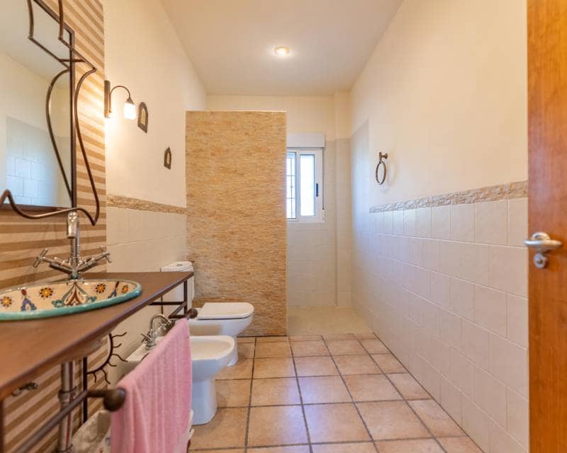 4 Zimmer Villa zu verkaufen in Elche / Elx mit Pool Garage - 590.000 € (Ref: 9580116)