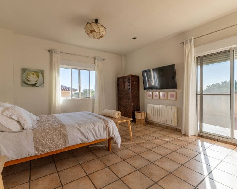 4 Zimmer Villa zu verkaufen in Elche / Elx mit Pool Garage - 590.000 € (Ref: 9580116)