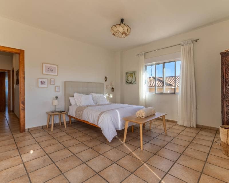 4 Zimmer Villa zu verkaufen in Elche / Elx mit Pool Garage - 590.000 € (Ref: 9580116)