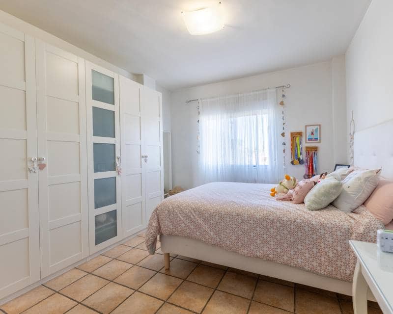 4 Zimmer Villa zu verkaufen in Elche / Elx mit Pool Garage - 590.000 € (Ref: 9580116)