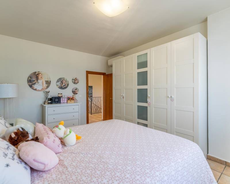 4 Zimmer Villa zu verkaufen in Elche / Elx mit Pool Garage - 590.000 € (Ref: 9580116)