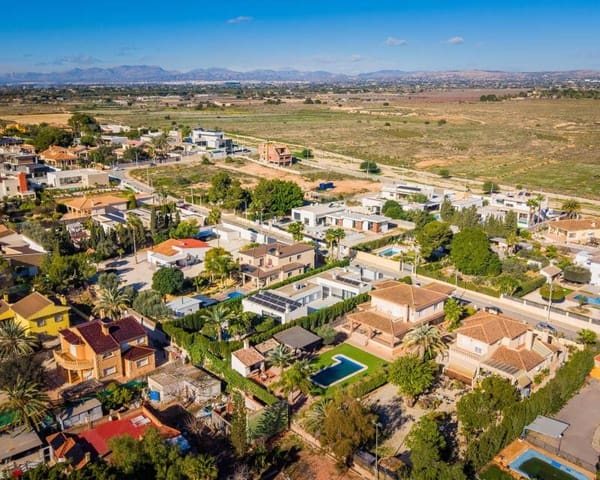 4 Zimmer Villa zu verkaufen in Valverde, Elche / Elx mit Pool Garage - 590.000 € (Ref: 9580116)