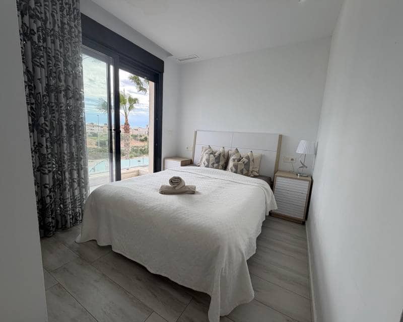 3 bedroom Villa for rent in Orihuela Costa with pool garage - € 3,000 (Ref: 9588366)