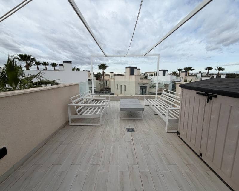 3 bedroom Villa for rent in Orihuela Costa with pool garage - € 3,000 (Ref: 9588366)