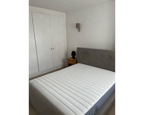 3 soverom Leilighet til leie i Punta Prima, Torrevieja med svømmebasseng garasje - € 1 250 (Ref: 9588367)