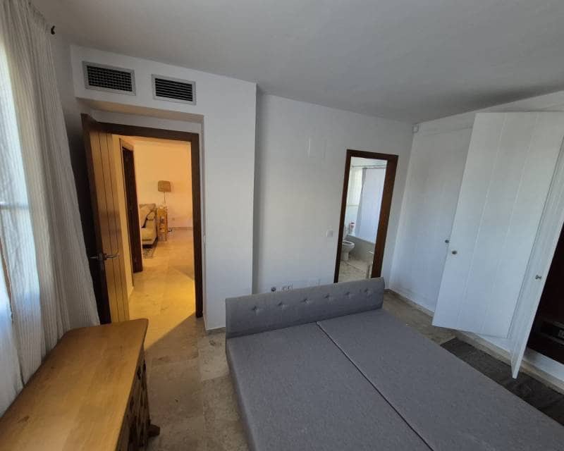 3 soverom Leilighet til leie i Punta Prima med svømmebasseng garasje - € 1 250 (Ref: 9588367)