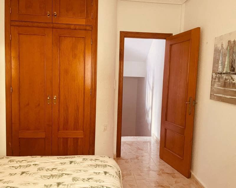 3 makuuhuone Rivitalo myytävänä paikassa Orihuela Costa mukana uima-altaan 
autotalli - 239 000 € (Ref: 9592293)