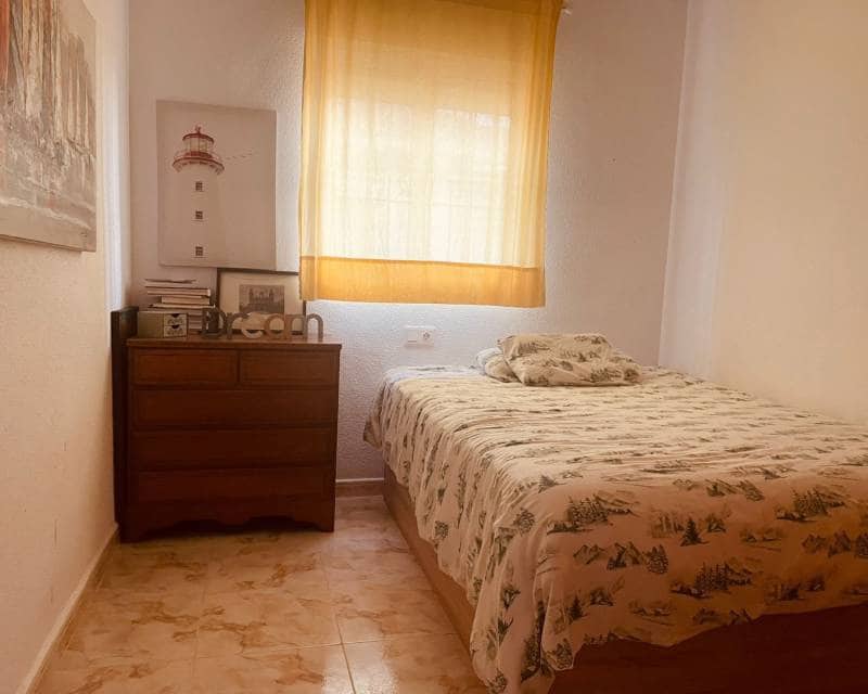 3 makuuhuone Rivitalo myytävänä paikassa Orihuela Costa mukana uima-altaan 
autotalli - 239 000 € (Ref: 9592293)