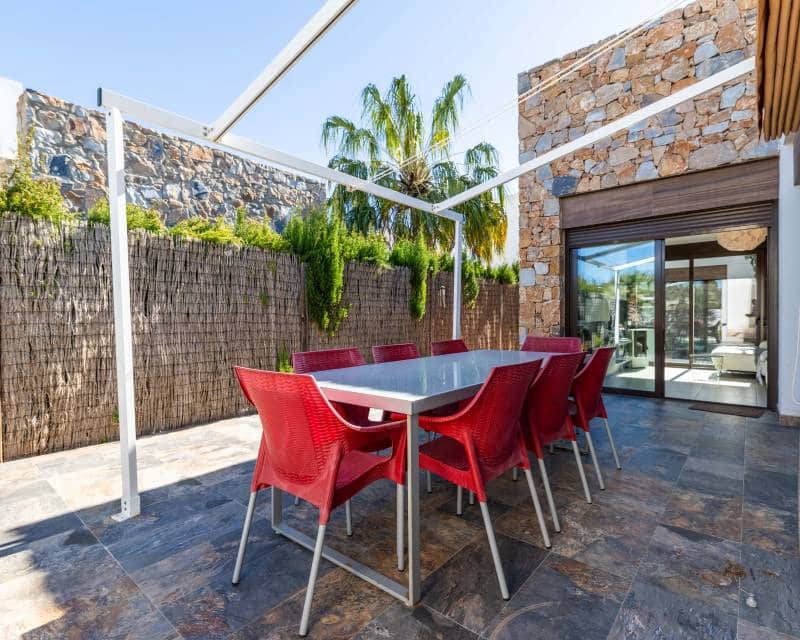 2 soverom Villa til salgs i Orihuela Costa med svømmebasseng - € 349 000 (Ref: 9610152)