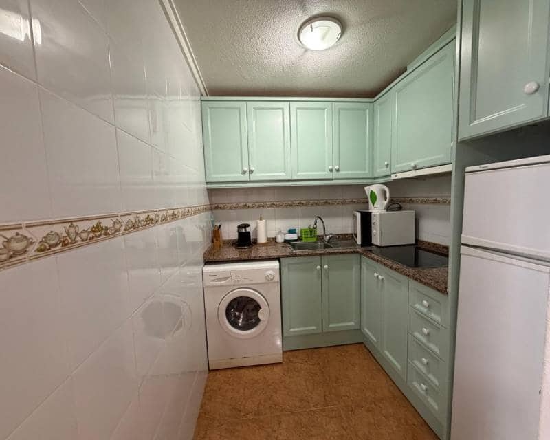 Apartamento de 2 habitaciones en Torrevieja en alquiler - 750 € (Ref: 9675147)