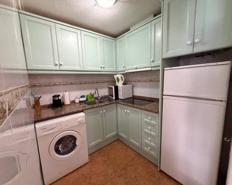 Apartamento de 2 habitaciones en Torrevieja en alquiler - 750 € (Ref: 9675147)