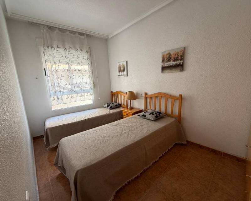 Apartamento de 2 habitaciones en Torrevieja en alquiler - 750 € (Ref: 9675147)