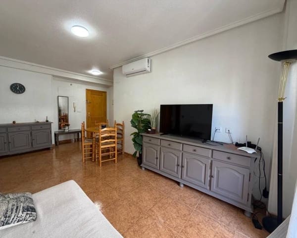 Apartamento de 2 habitaciones en Torrevieja en alquiler - 750 € (Ref: 9675147)