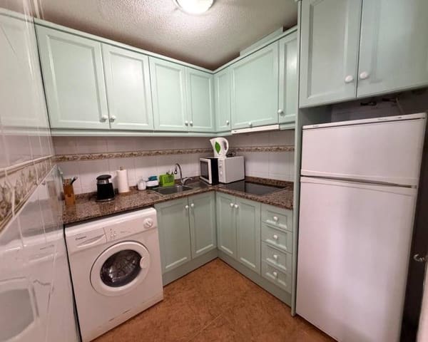 Apartamento de 2 habitaciones en Torrevieja en alquiler - 750 € (Ref: 9675147)