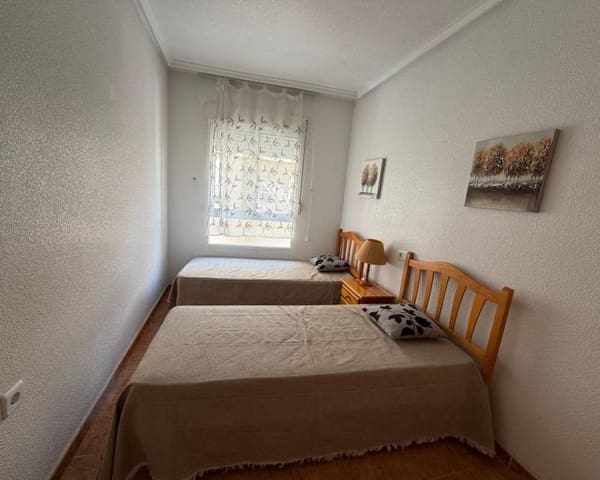 Apartamento de 2 habitaciones en Torrevieja en alquiler - 750 € (Ref: 9675147)