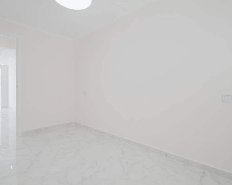 Ático de 3 habitaciones en Torrevieja en venta con piscina - 249.000 € (Ref: 9677930)