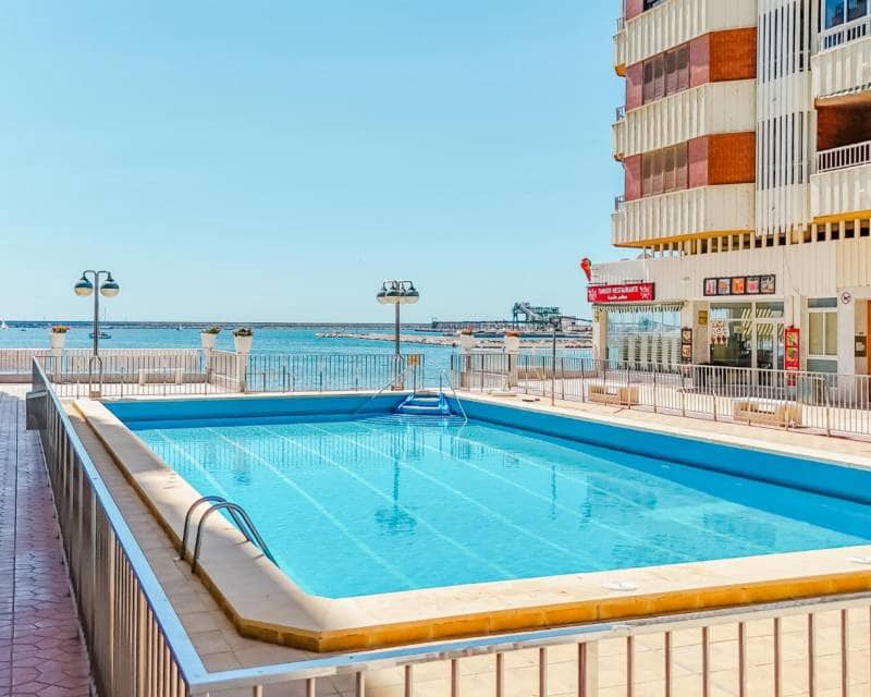 Ático de 3 habitaciones en Torrevieja en venta con piscina - 249.000 € (Ref: 9677930)