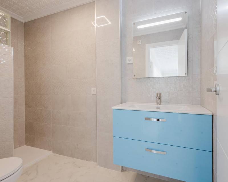 Ático de 3 habitaciones en Torrevieja en venta con piscina - 249.000 € (Ref: 9677930)