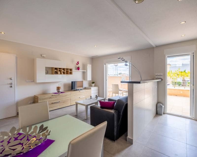 2 soverom Leilighet til salgs i Punta Prima med svømmebasseng garasje - € 255 000 (Ref: 9776003)