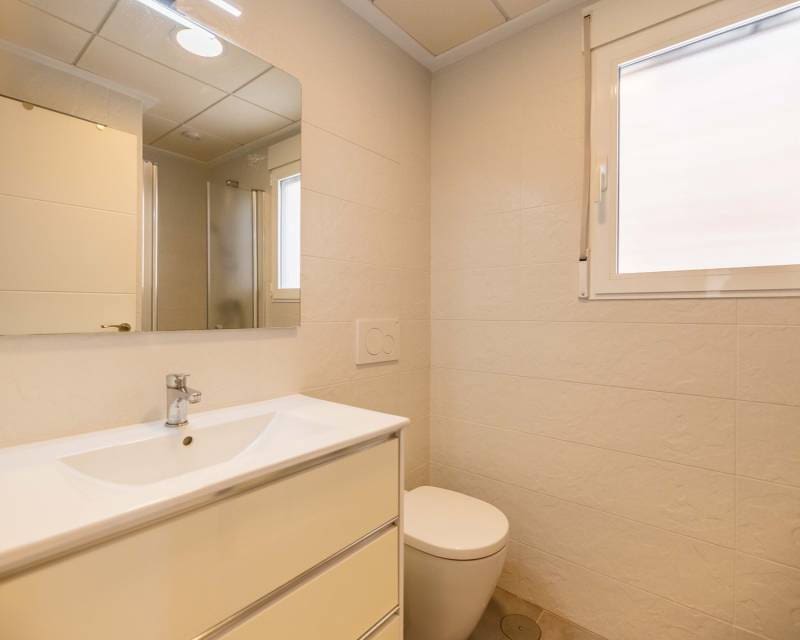 2 soverom Leilighet til salgs i Punta Prima med svømmebasseng garasje - € 255 000 (Ref: 9776003)