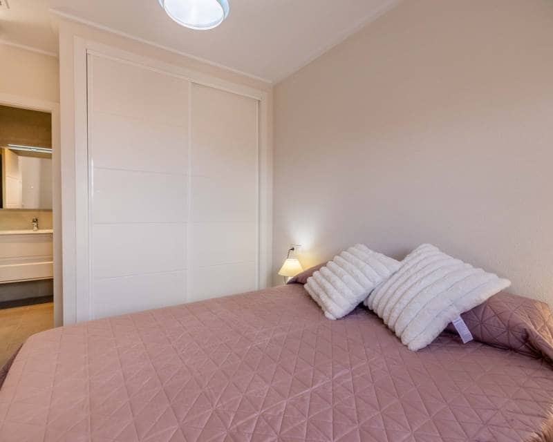 2 soverom Leilighet til salgs i Punta Prima med svømmebasseng garasje - € 255 000 (Ref: 9776003)