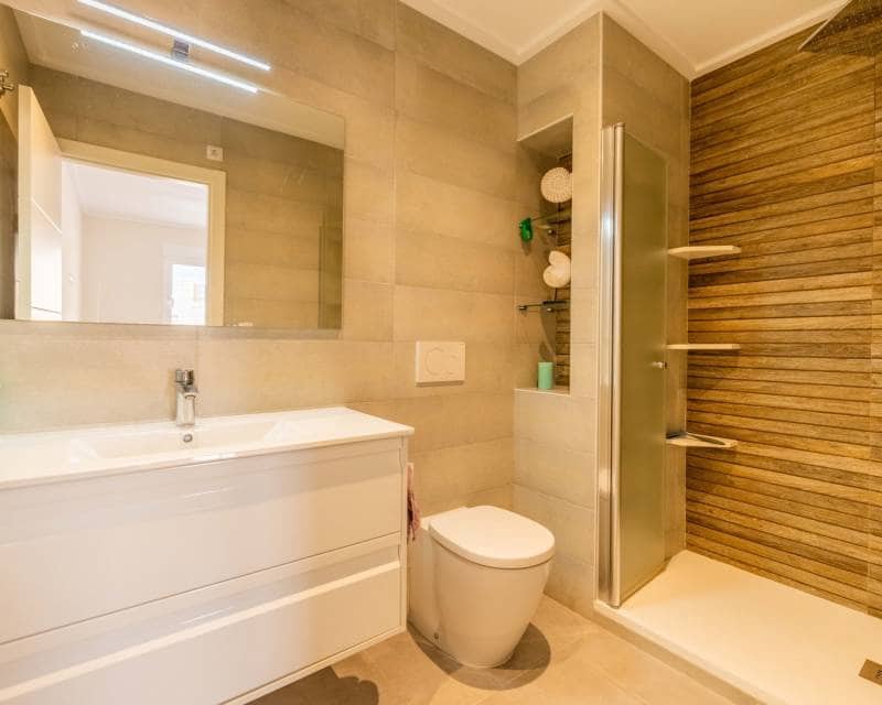 2 soverom Leilighet til salgs i Punta Prima med svømmebasseng garasje - € 255 000 (Ref: 9776003)