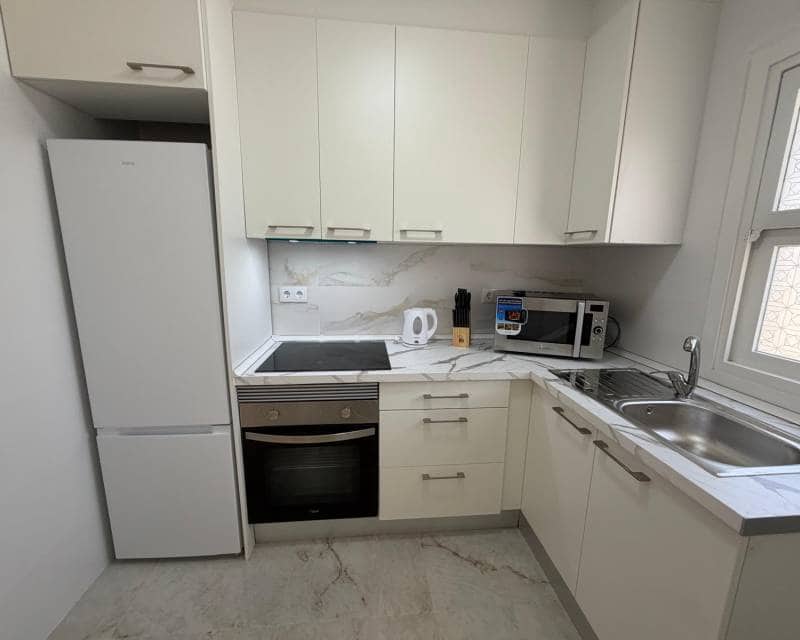 3 slaapkamer Villa te huur in Torrevieja met zwembad - € 1.800 (Ref: 9812589)