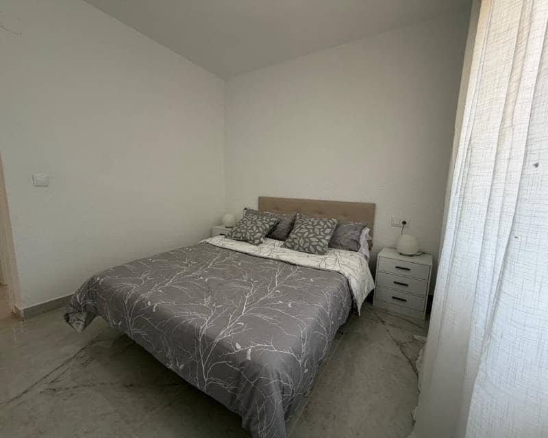 3 slaapkamer Villa te huur in Torrevieja met zwembad - € 1.800 (Ref: 9812589)