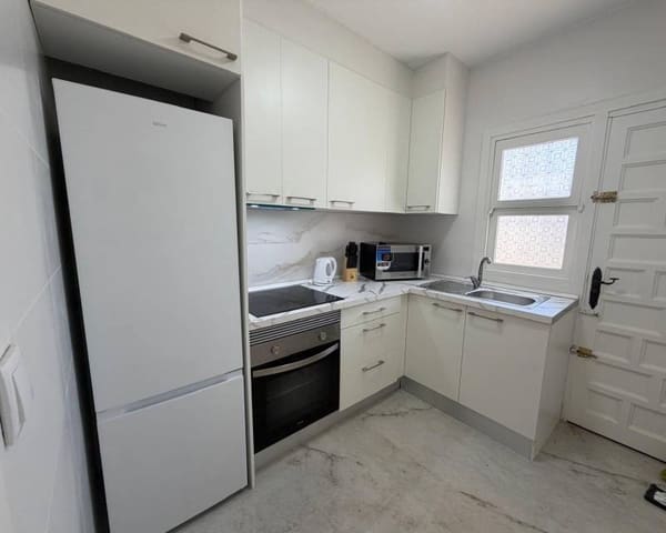 3 slaapkamer Villa te huur in Los Balcones - Los Altos, Torrevieja met zwembad - € 1.800 (Ref: 9812589)