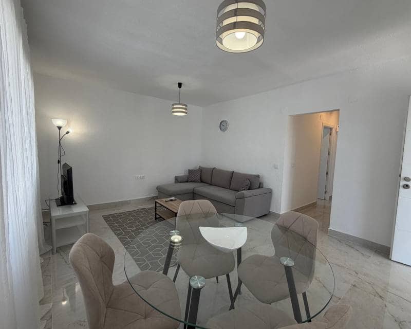 3 slaapkamer Villa te huur in Torrevieja met zwembad - € 1.800 (Ref: 9812589)