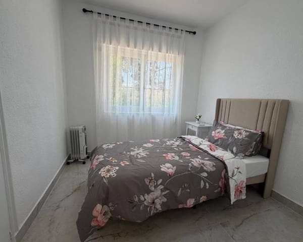 3 slaapkamer Villa te huur in Los Balcones - Los Altos, Torrevieja met zwembad - € 1.800 (Ref: 9812589)