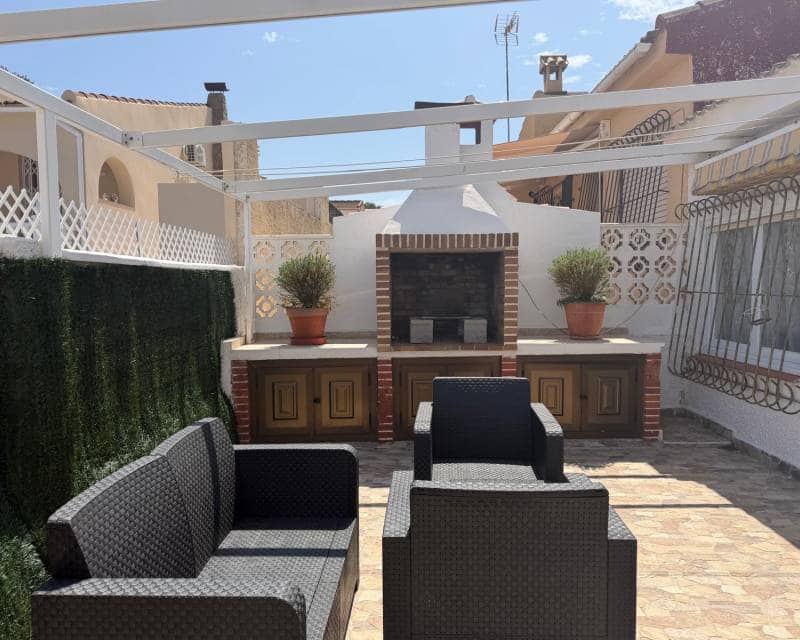 3 slaapkamer Villa te huur in Torrevieja met zwembad - € 1.800 (Ref: 9812589)