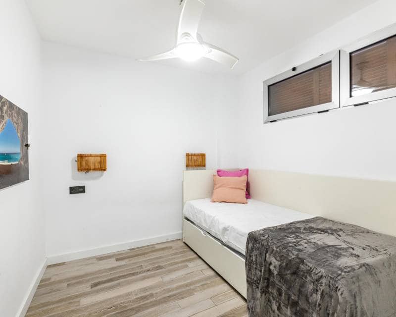 2 bedroom Apartment for sale in Orihuela Costa with pool garage - € 180,000 (Ref: 9818857)