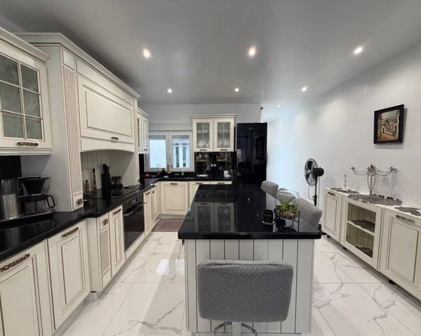 3 soveværelse Strandlejlighed til leje i Playa del Cura, Torrevieja - € 1.250 (Ref: 9824538)