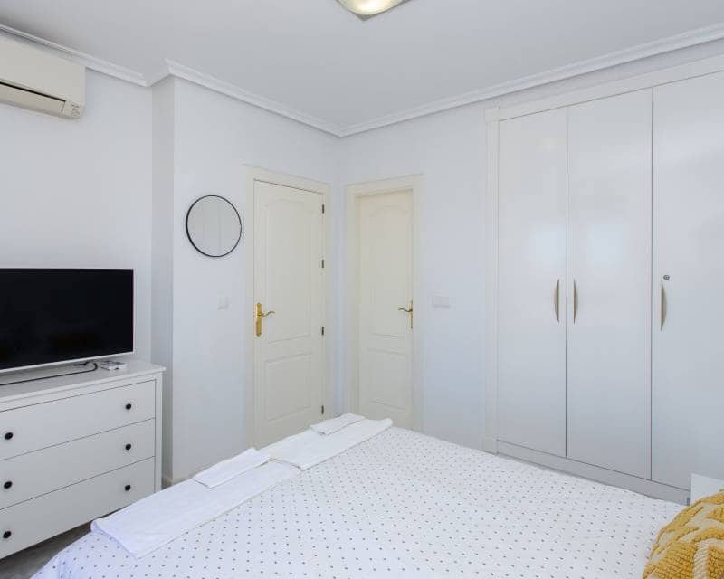 2 bedroom Apartment for rent in Villamartin with pool garage - € 1,100 (Ref: 9850538)