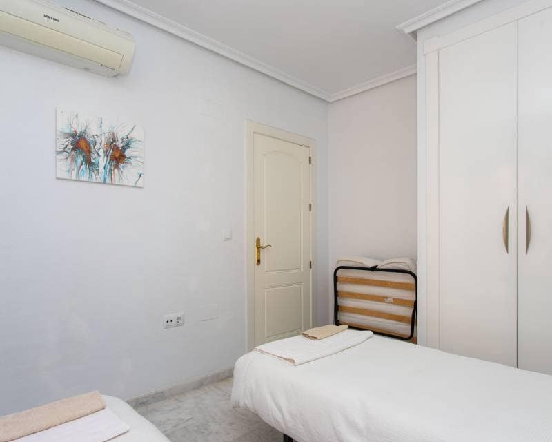 2 bedroom Apartment for rent in Villamartin with pool garage - € 1,100 (Ref: 9850538)