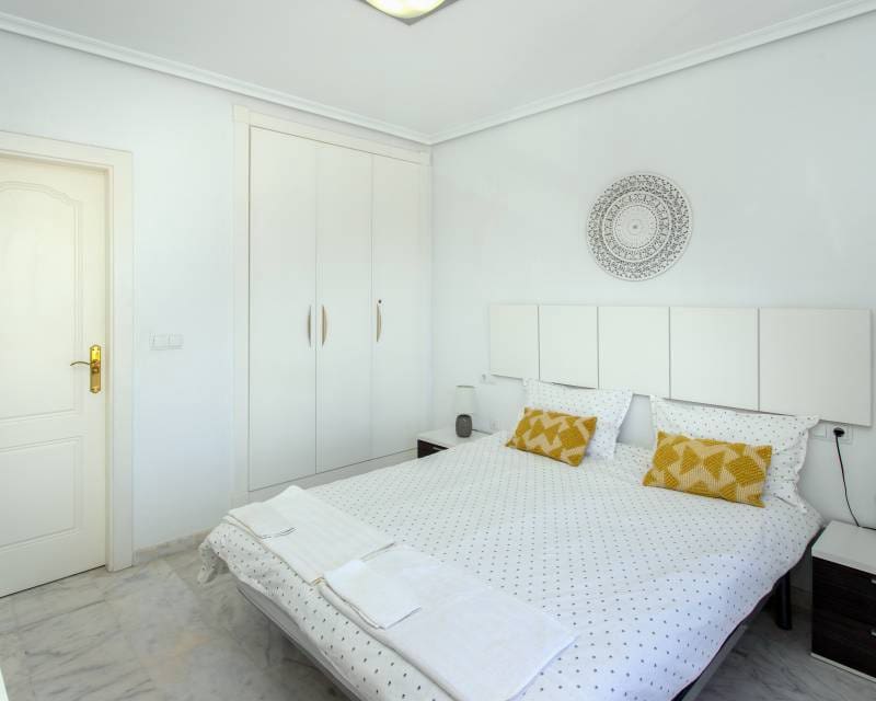2 bedroom Apartment for rent in Villamartin with pool garage - € 1,100 (Ref: 9850538)
