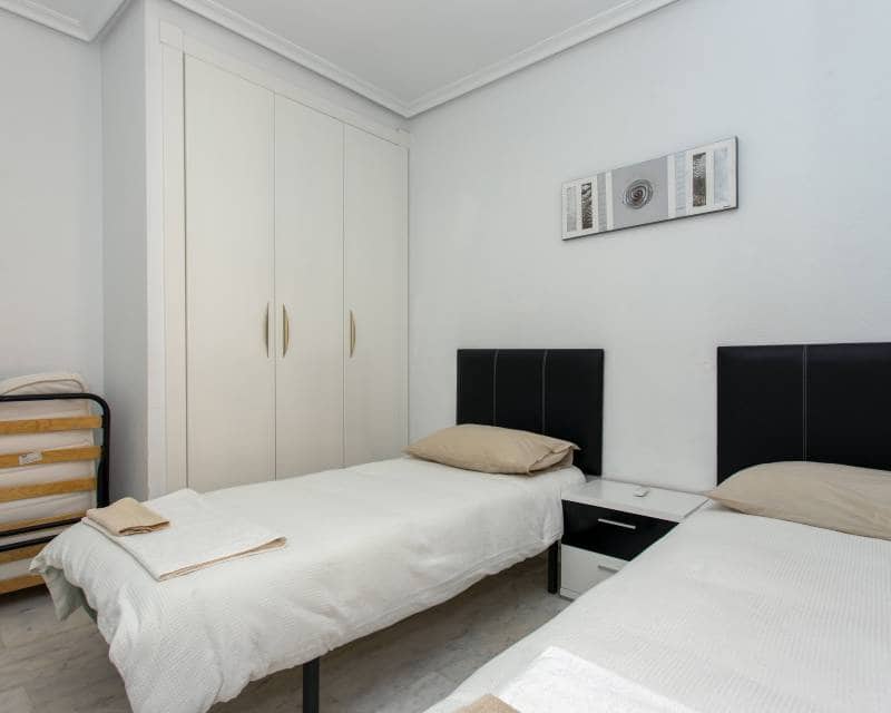 2 bedroom Apartment for rent in Villamartin with pool garage - € 1,100 (Ref: 9850538)