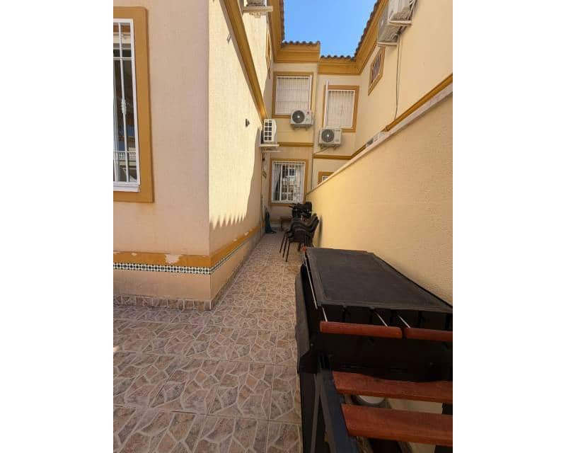 2 Zimmer Bungalow zu verkaufen in Orihuela Costa mit Pool - 180.000 € (Ref: 9858737)