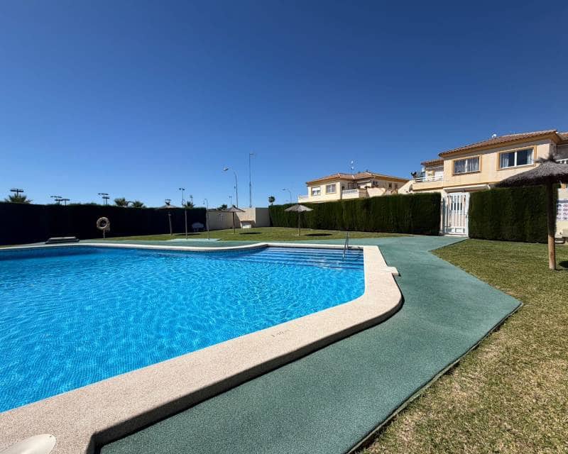 2 Zimmer Bungalow zu verkaufen in Orihuela Costa mit Pool - 180.000 € (Ref: 9858737)