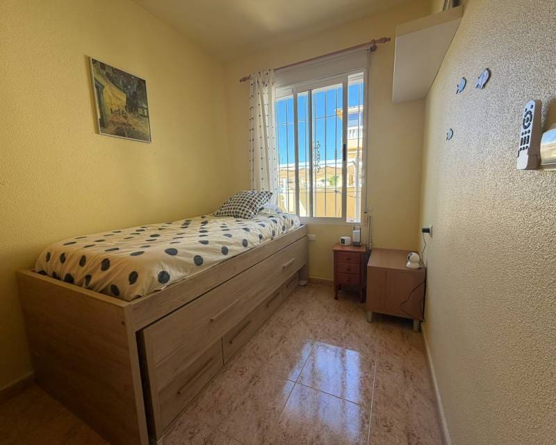 2 Zimmer Bungalow zu verkaufen in Orihuela Costa mit Pool - 180.000 € (Ref: 9858737)