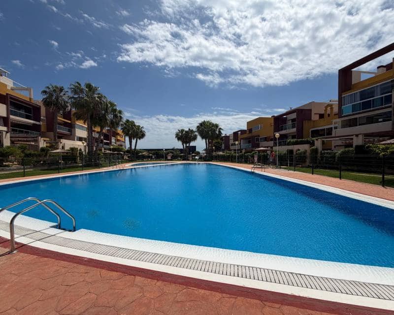 Apartamento de 2 habitaciones en Orihuela Costa en venta con piscina garaje - 255.000 € (Ref: 9860880)
