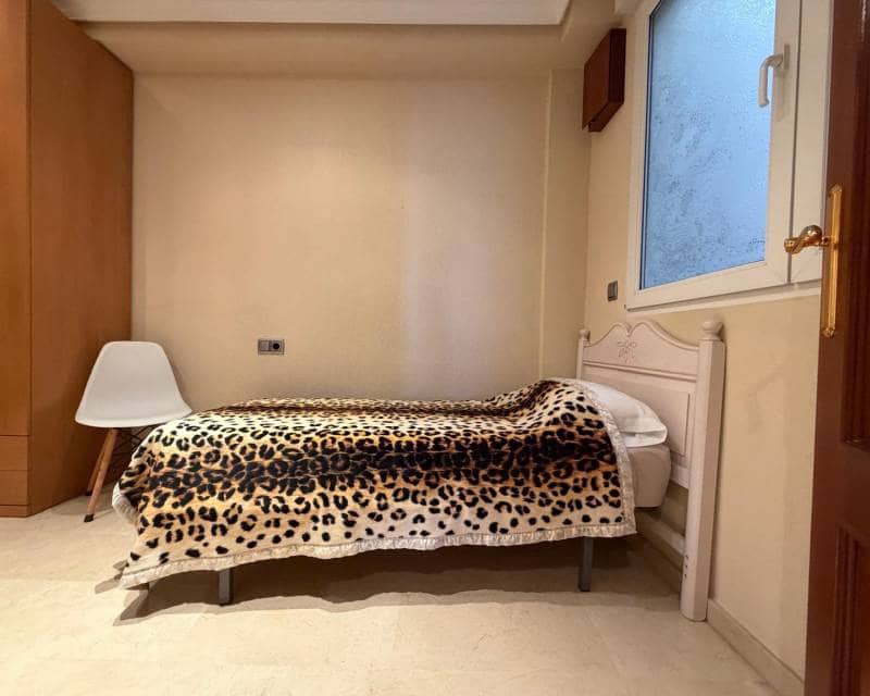 2 bedroom Apartment for rent in Torrevieja - € 1,500 (Ref: 9861034)