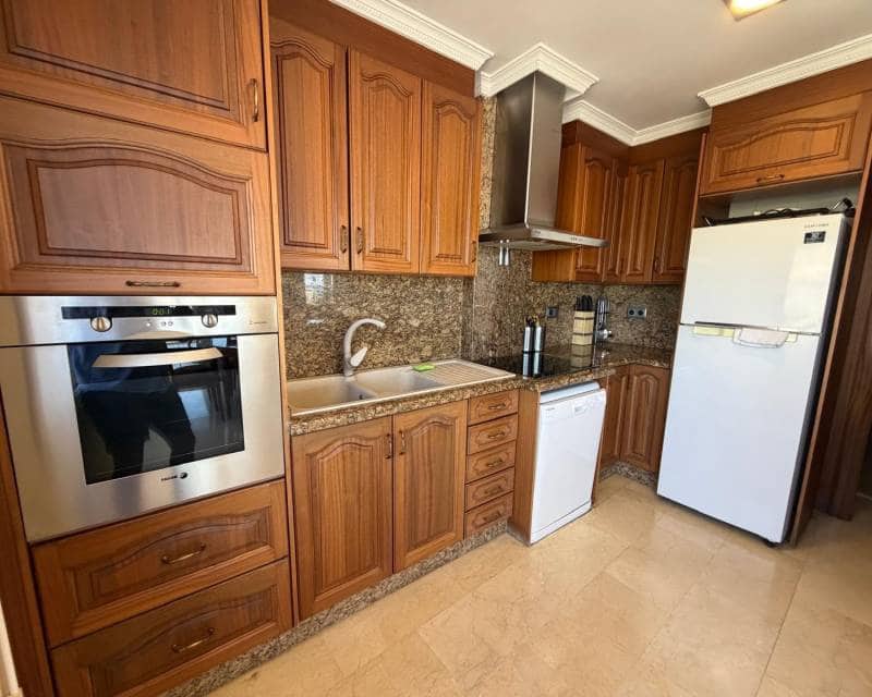 2 bedroom Apartment for rent in Torrevieja - € 1,500 (Ref: 9861034)