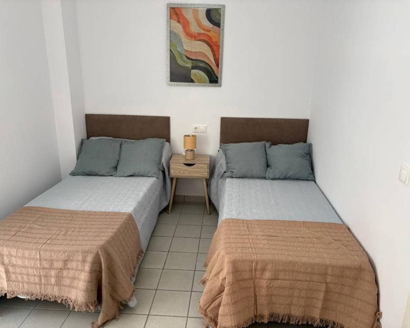 2 makuuhuone Huoneisto vuokrattavana paikassa Orihuela Costa mukana uima-altaan 
autotalli - 1 000 € (Ref: 9863461)