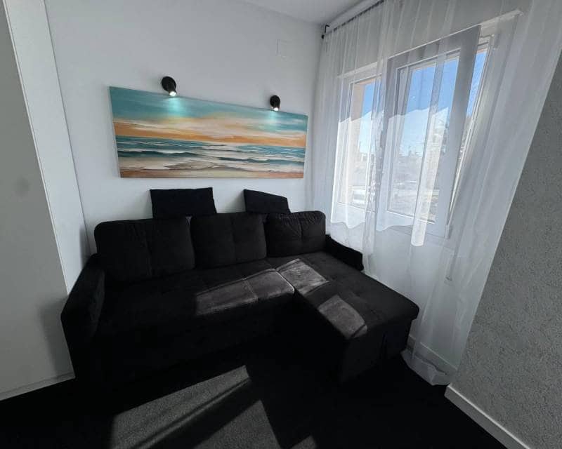 3 soveværelse Byhus til salg i Torrevieja med swimmingpool garage - € 225.000 (Ref: 9863682)