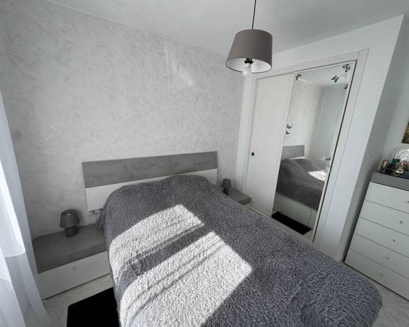 3 soveværelse Byhus til salg i Torrevieja med swimmingpool garage - € 225.000 (Ref: 9863682)