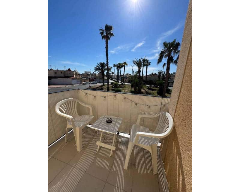 3 soveværelse Byhus til salg i Torrevieja med swimmingpool garage - € 225.000 (Ref: 9863682)